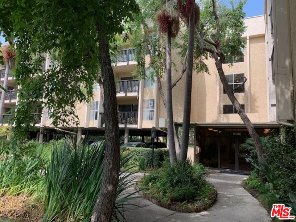 1115 Raintree Circle Culver City, CA 90230 - Photo 6 of 14