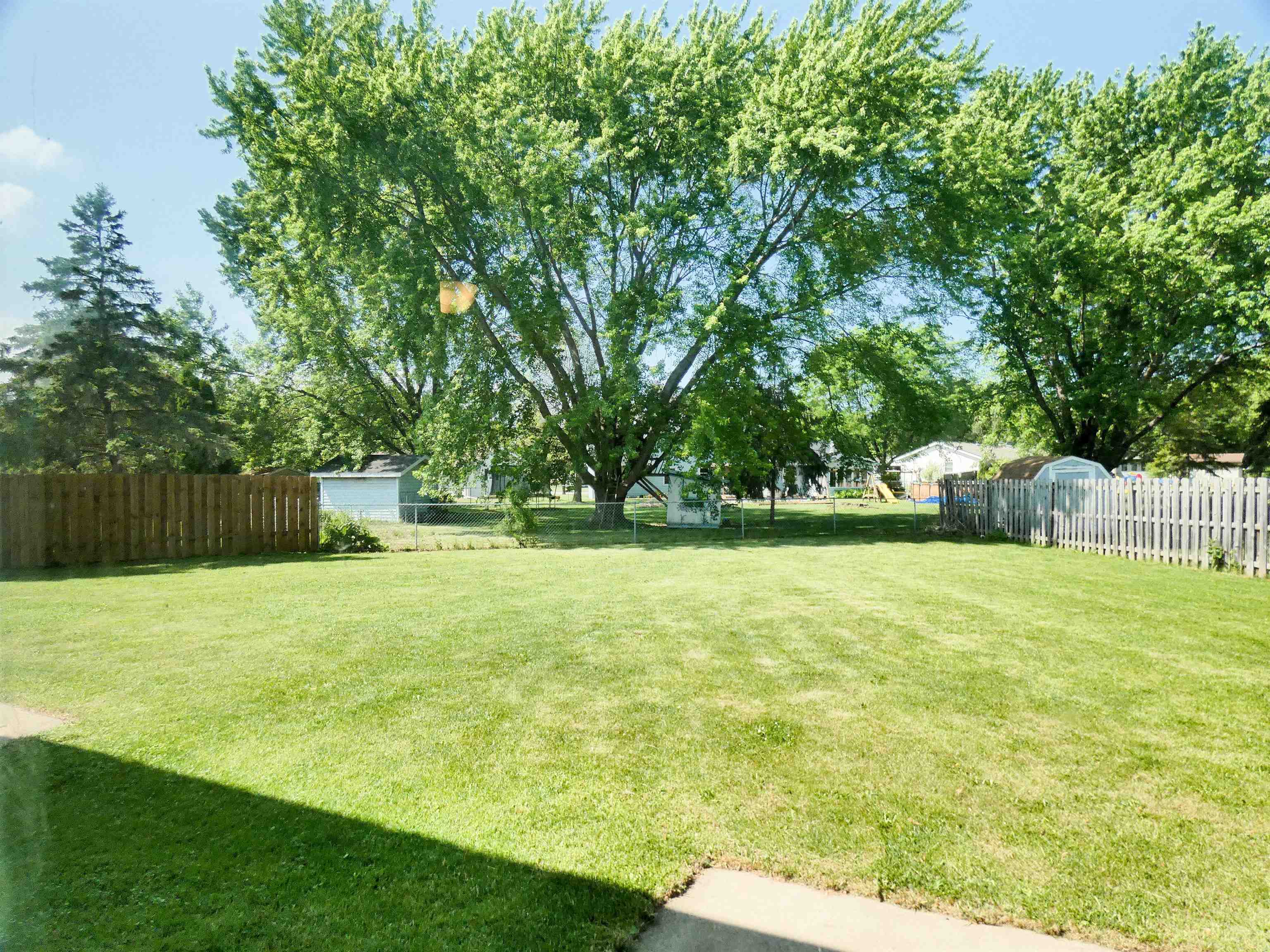 465 South Good Hope Road De Pere, WI 54115 - Photo 15 of 36