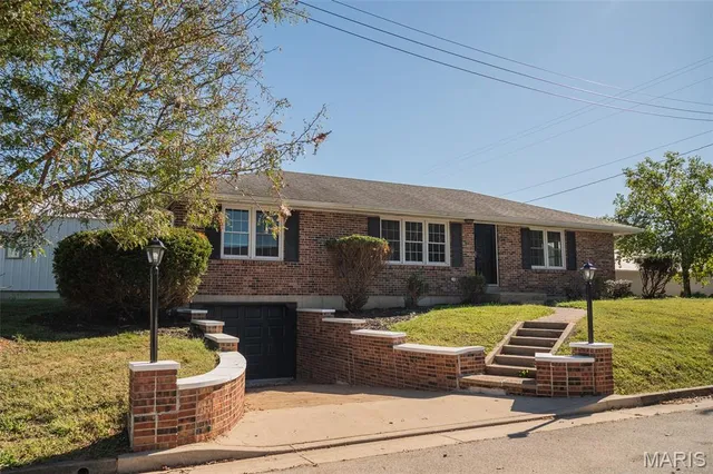 $184,900 | 210 Plum Street, St. Elizabeth, MO 65075