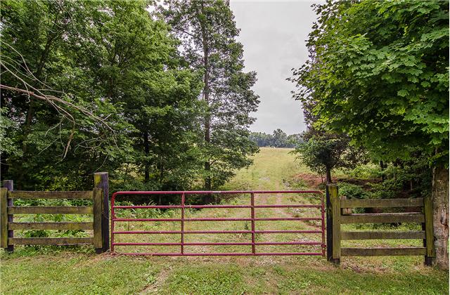 3463 Catholic Church Road Cedar Hill, TN 37032 - Photo 6 of 19 Entrance to the property in the rear
