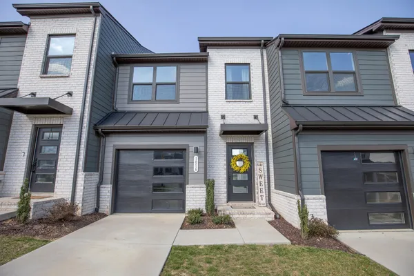 $296,500 | 1016 Riverbrook Drive, Gallatin, TN 37066