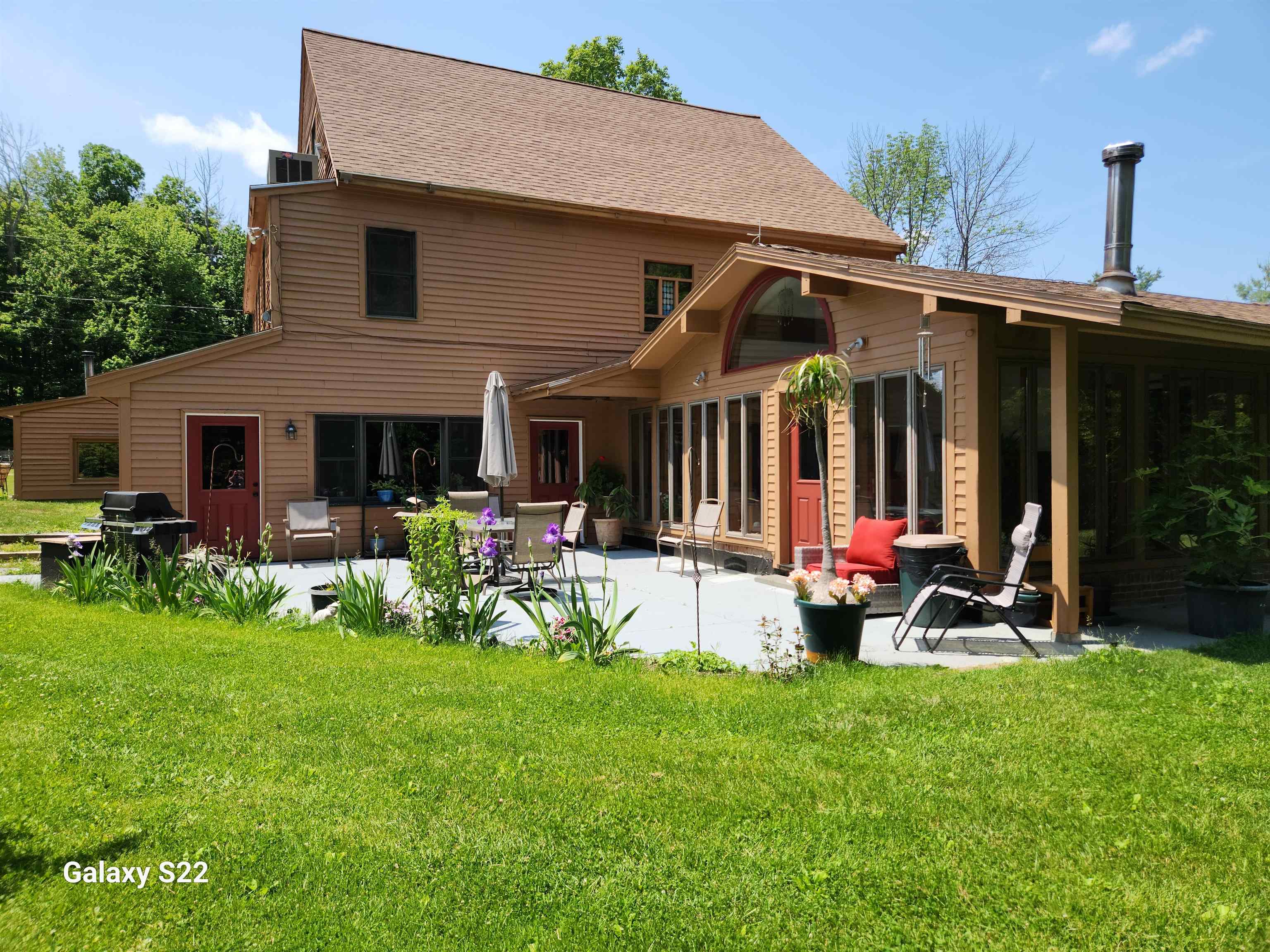 334 College Hill Road Hopkinton, NH 03229 - Photo 3 of 40