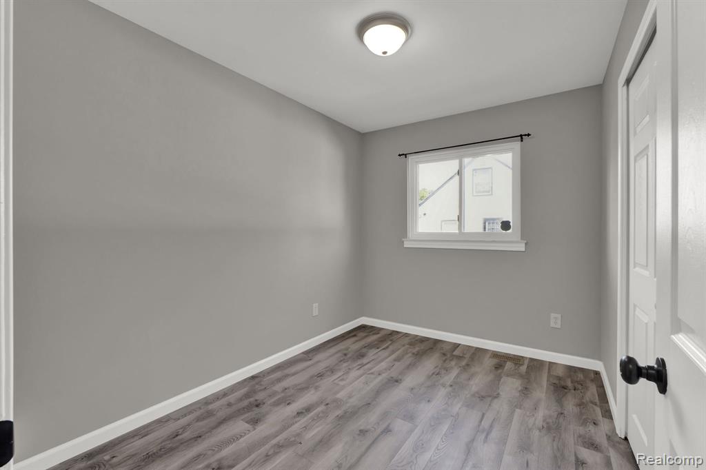 11220 Timken Avenue Warren, MI 48089 - Photo 21 of 36