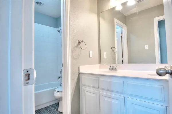 $599,900 | 6212 Meadowcrest Lane, Sachse, TX 75048