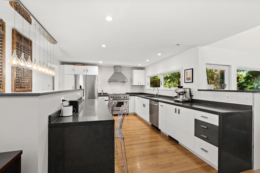 44 Windemere Road Wellesley, MA 02481 - Photo 11 of 39