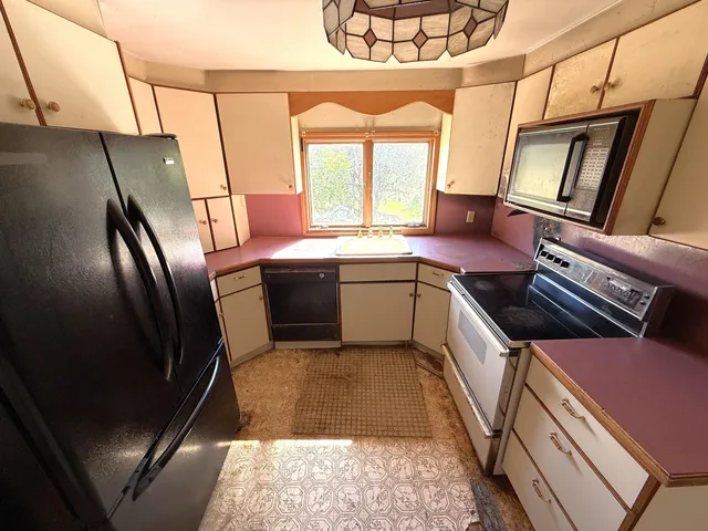 $375,000 | 140 Ingraham Road, China, ME 04358