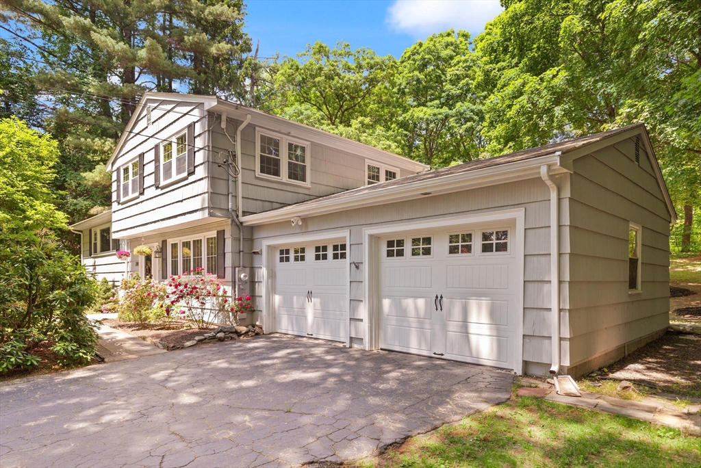 220 Old Lancaster Road Sudbury, MA 01776 - Photo 3 of 28