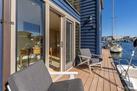 $1,900,000 | 3110 Portage Bay Place East, Unit C, Seattle, WA 98102