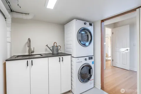 $1,900,000 | 3110 Portage Bay Place East, Unit C, Seattle, WA 98102