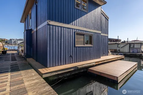 $1,900,000 | 3110 Portage Bay Place East, Unit C, Seattle, WA 98102