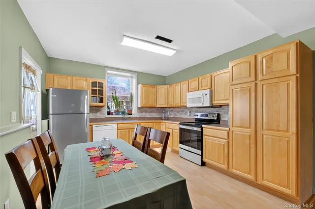 $849,999 | 387 Cornwall Hill Road, Patterson, NY 12563