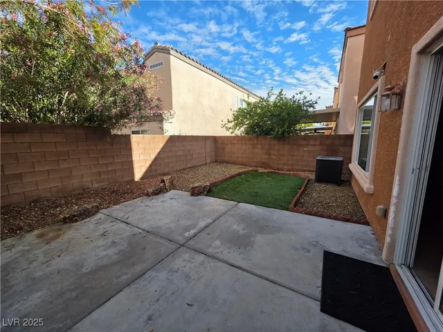 $1,900 | 8058 Torremolinos Avenue, Las Vegas, NV 89178