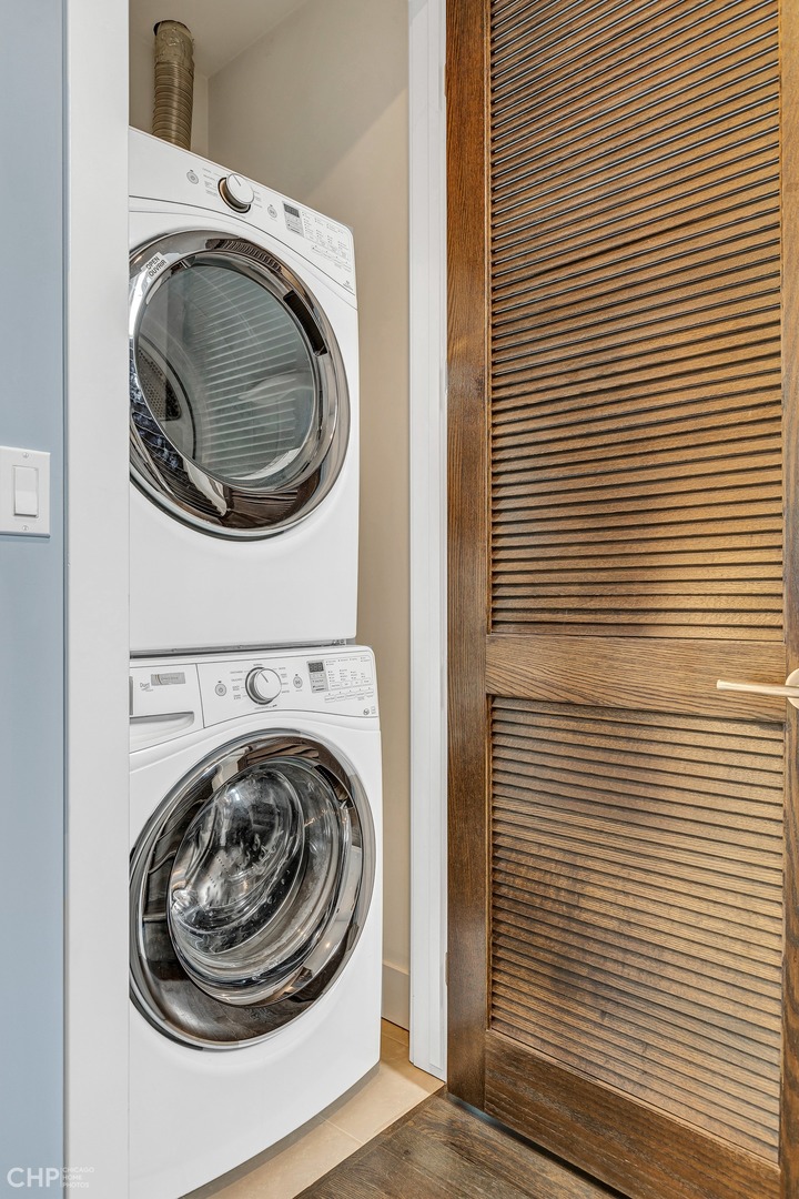 2030 West Rice Street, Unit 2 Chicago, IL 60622 - Photo 25 of 31 a utility room with dryer and washer