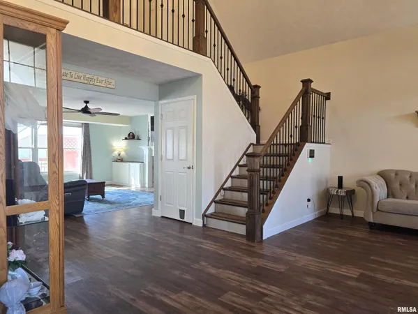 $389,900 | 1501 Gingoteague Way, Pekin, IL 61554