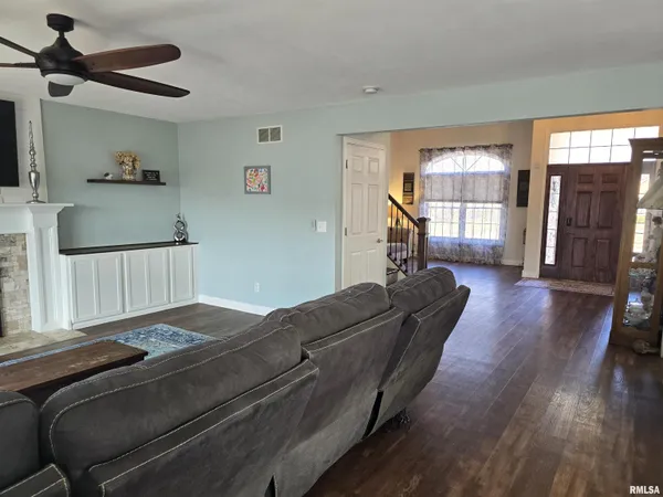 $389,900 | 1501 Gingoteague Way, Pekin, IL 61554