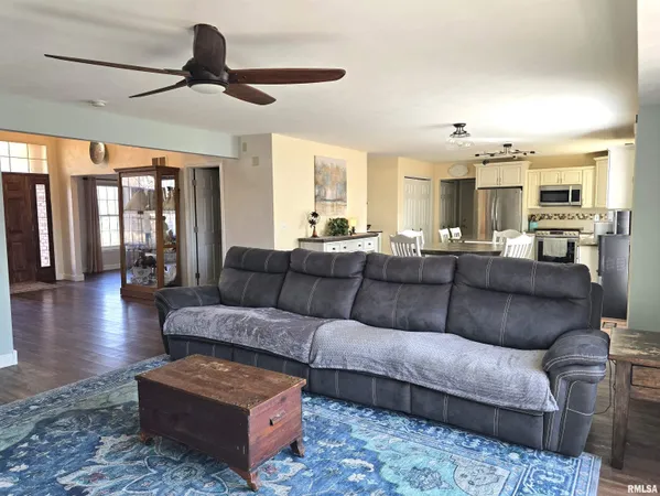 $389,900 | 1501 Gingoteague Way, Pekin, IL 61554