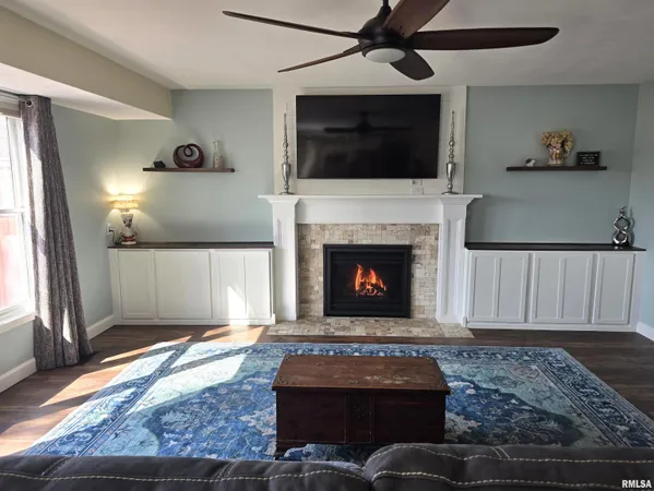 $389,900 | 1501 Gingoteague Way, Pekin, IL 61554