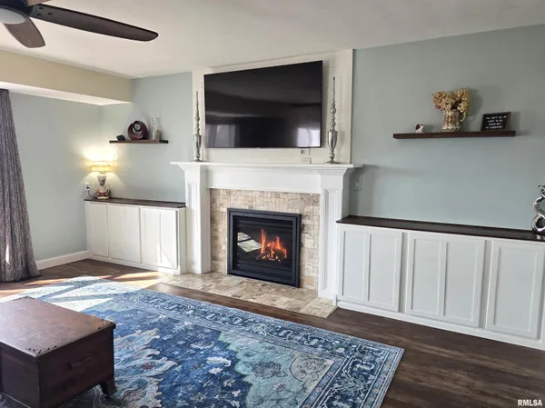 $389,900 | 1501 Gingoteague Way, Pekin, IL 61554