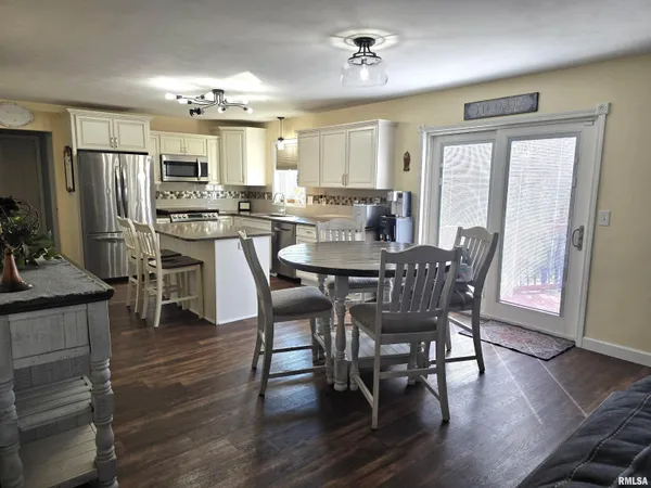 $389,900 | 1501 Gingoteague Way, Pekin, IL 61554