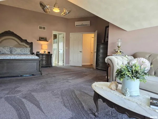 $389,900 | 1501 Gingoteague Way, Pekin, IL 61554