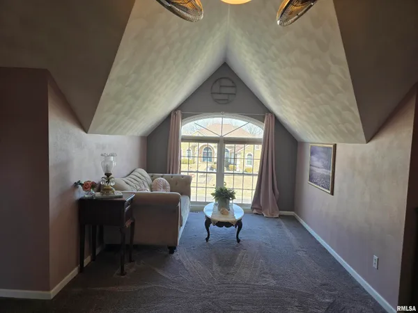 $389,900 | 1501 Gingoteague Way, Pekin, IL 61554