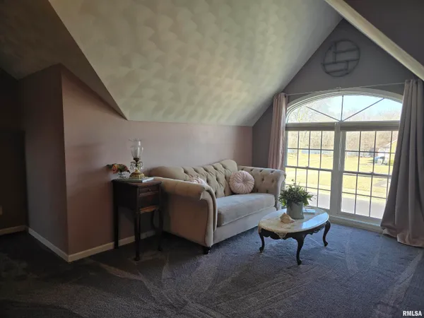 $389,900 | 1501 Gingoteague Way, Pekin, IL 61554