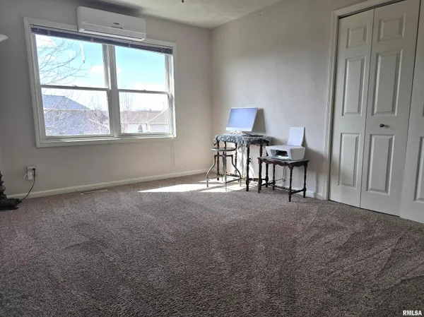 $389,900 | 1501 Gingoteague Way, Pekin, IL 61554