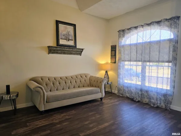 $389,900 | 1501 Gingoteague Way, Pekin, IL 61554