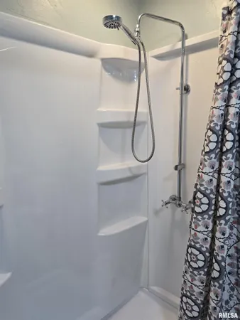 $389,900 | 1501 Gingoteague Way, Pekin, IL 61554