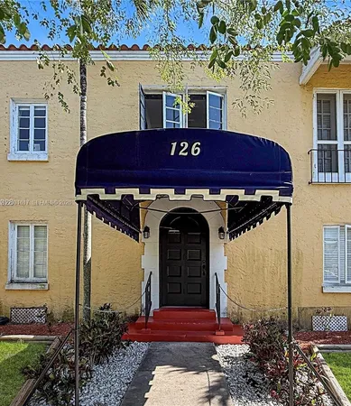 $1,600 | 126 Mendoza Avenue, Unit 2A, Coral Gables, FL 33134