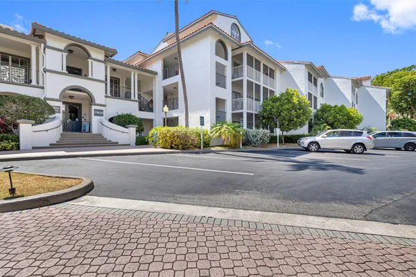 $2,221 | 17900 Northeast 31st Court, Unit 3334, Aventura, FL 33160