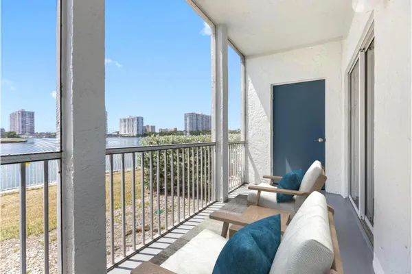$2,221 | 17900 Northeast 31st Court, Unit 3334, Aventura, FL 33160