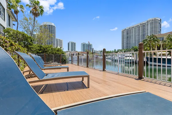 $2,221 | 17900 Northeast 31st Court, Unit 3334, Aventura, FL 33160