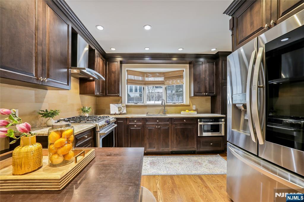 17 Collinwood Road Maplewood, NJ 07040 - Photo 15 of 37