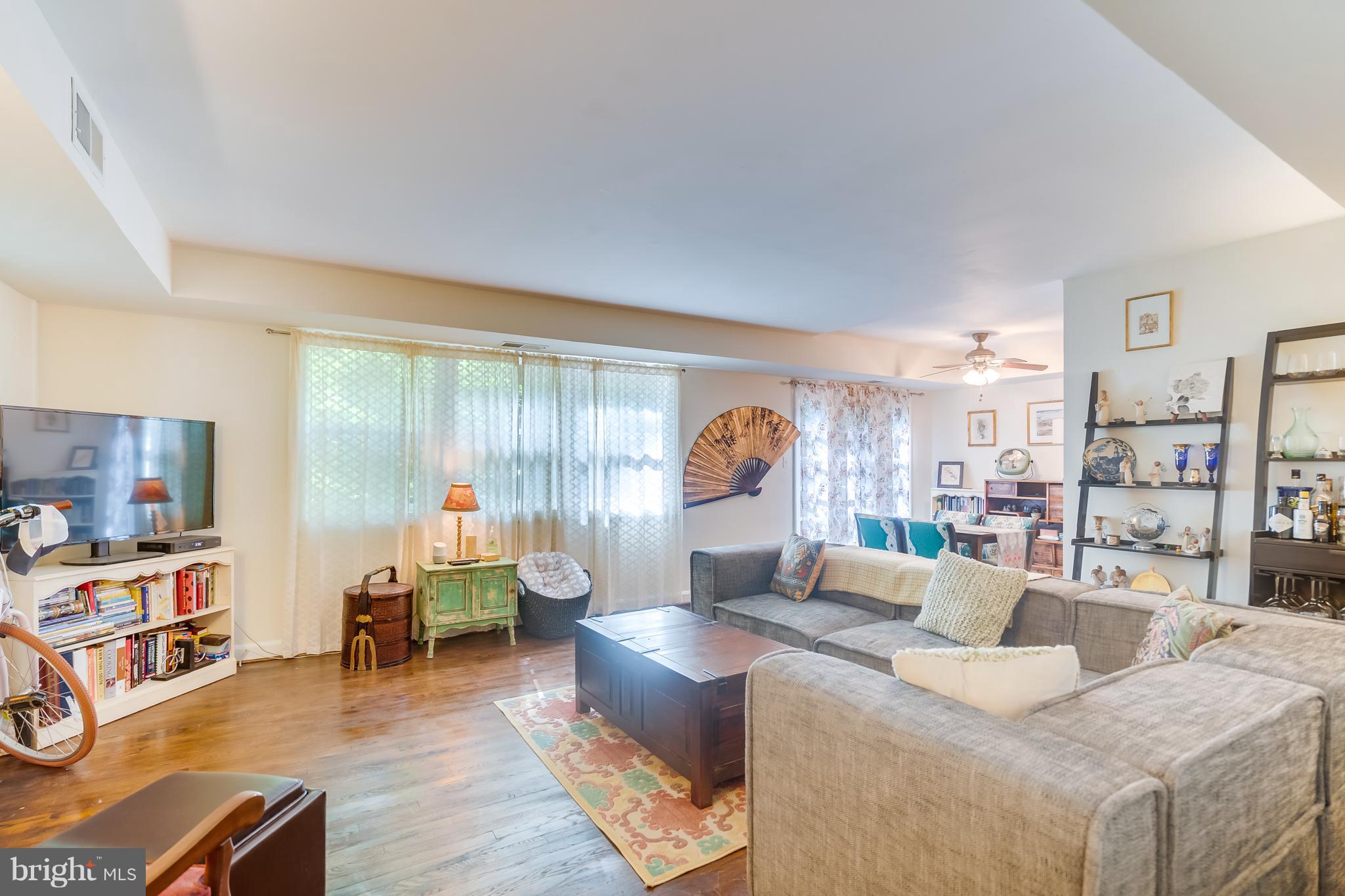 8626 Geren Road, Unit 155 Silver Spring, MD 20901 - Photo 2 of 25 Living Room