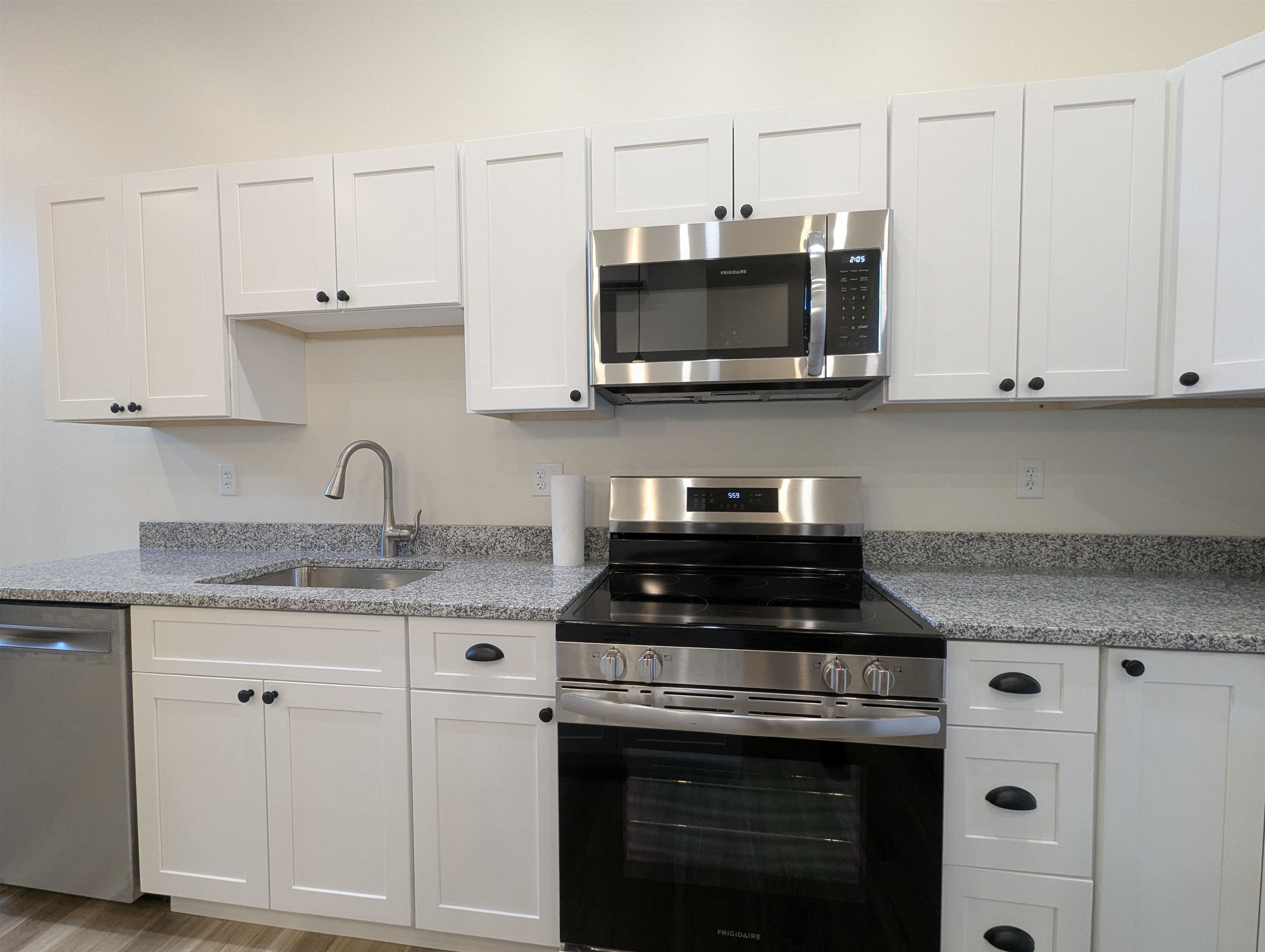 22 South Main Street, Unit 202 Rochester, NH 03867 - Photo 5 of 35