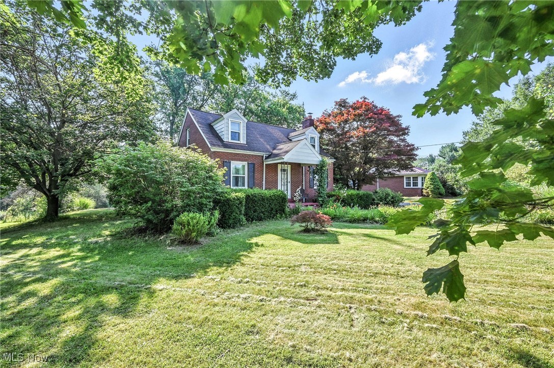 351 Niles Vienna Road Vienna, OH 44473 - Photo 2 of 30 Charming brick cape on cod on just under 2 acres