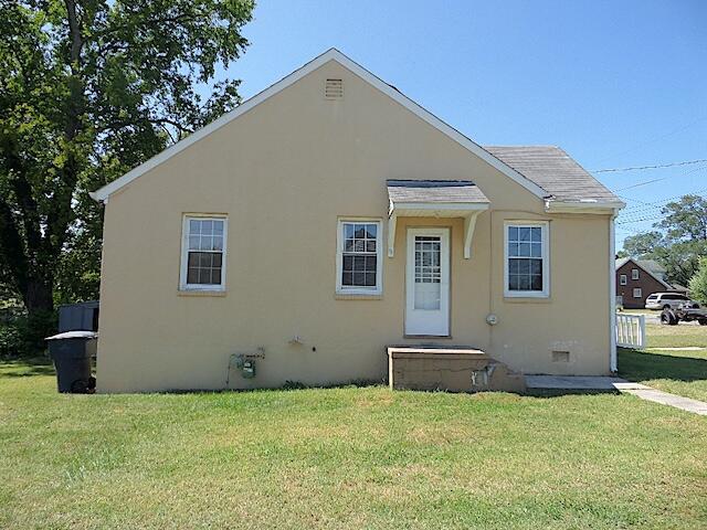 429 Fieldale Road Northeast Roanoke, VA 24012 - Photo 22 of 23 a house with a outdoor space