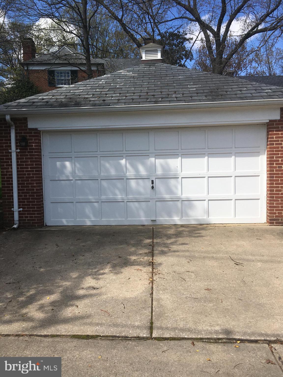 1305 Roundhill Road Baltimore, MD 21218 - Photo 5 of 5