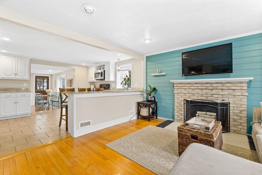 30 Brantwood Road Norwell, MA 02061 - Photo 6 of 32 Gallery Image 6