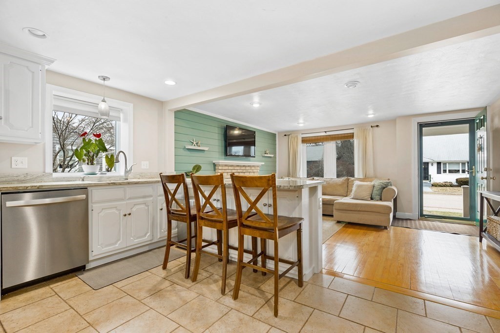 30 Brantwood Road Norwell, MA 02061 - Photo 7 of 32 Gallery Image 7