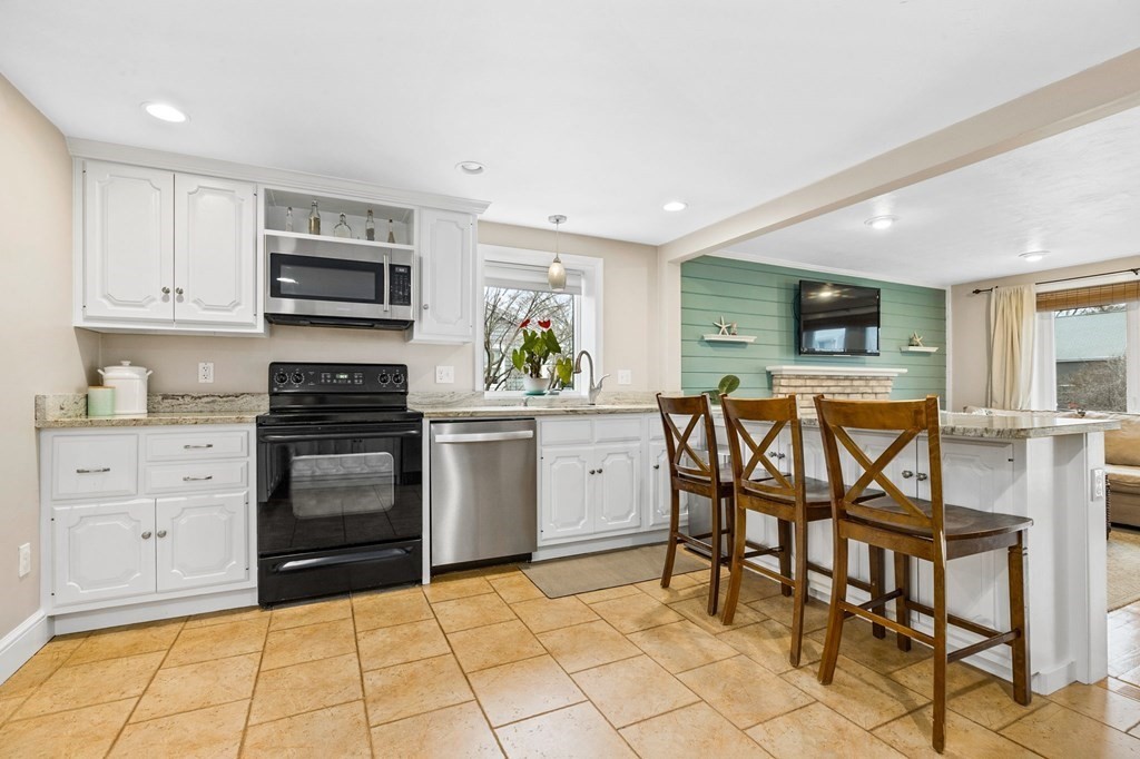 30 Brantwood Road Norwell, MA 02061 - Photo 8 of 32 Gallery Image 8