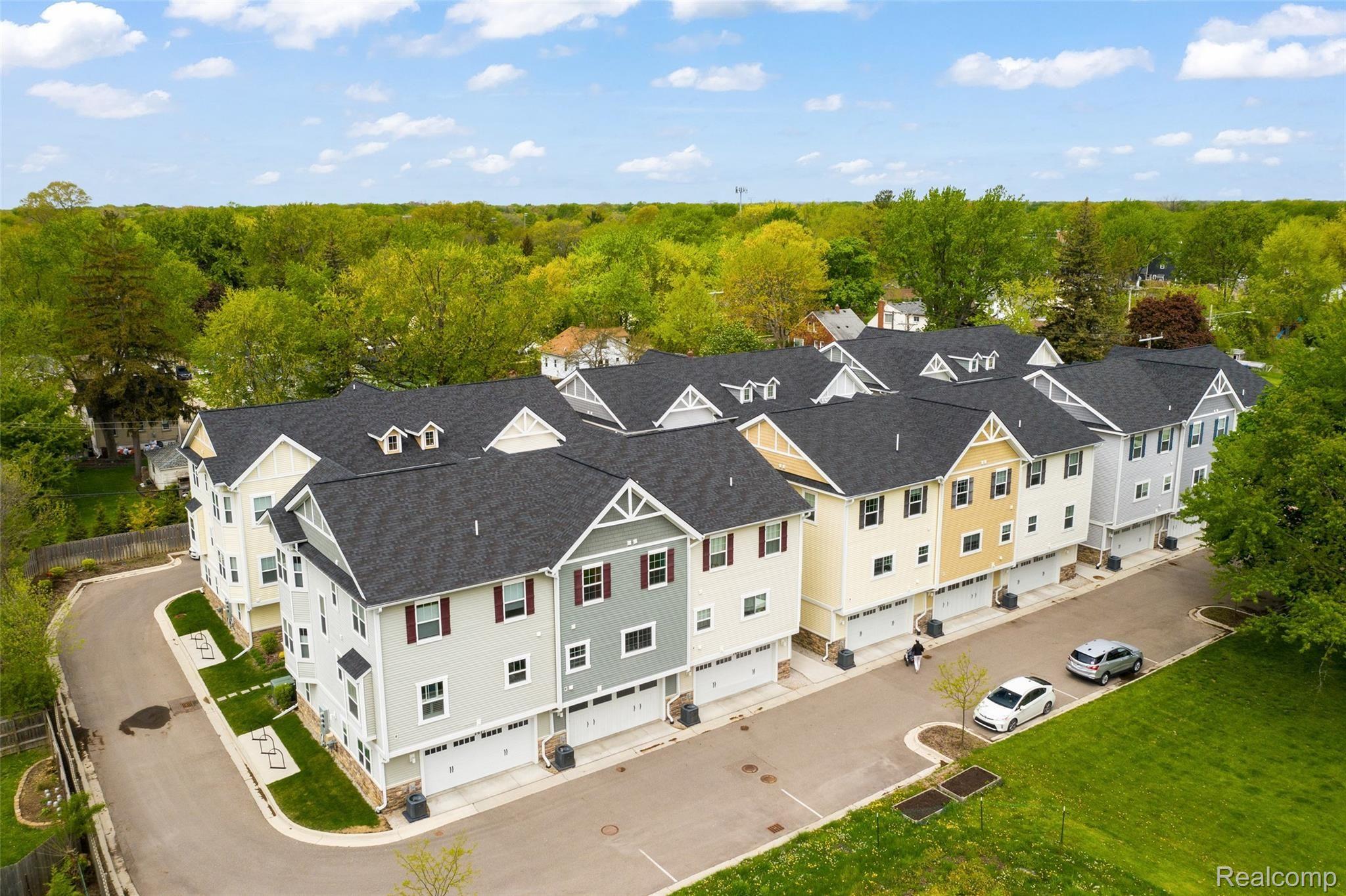 2671 Harvard Road Berkley, MI 48072 - Photo 6 of 42 2671 Harvard Rd-5.jpg