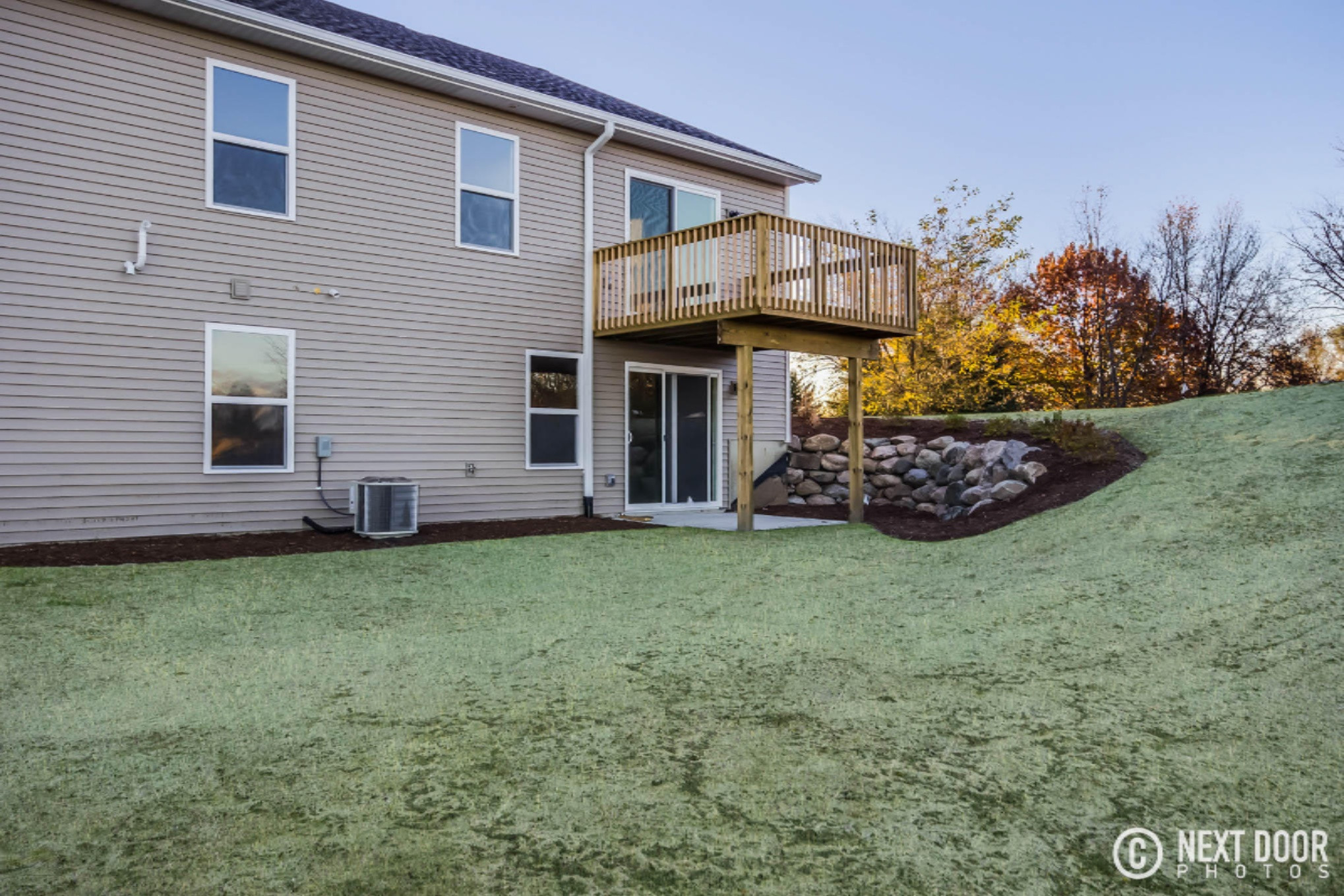 2971 Raspberry Lane, Unit 14 Holland, MI 49424 - Photo 5 of 27 IMG_2372blending