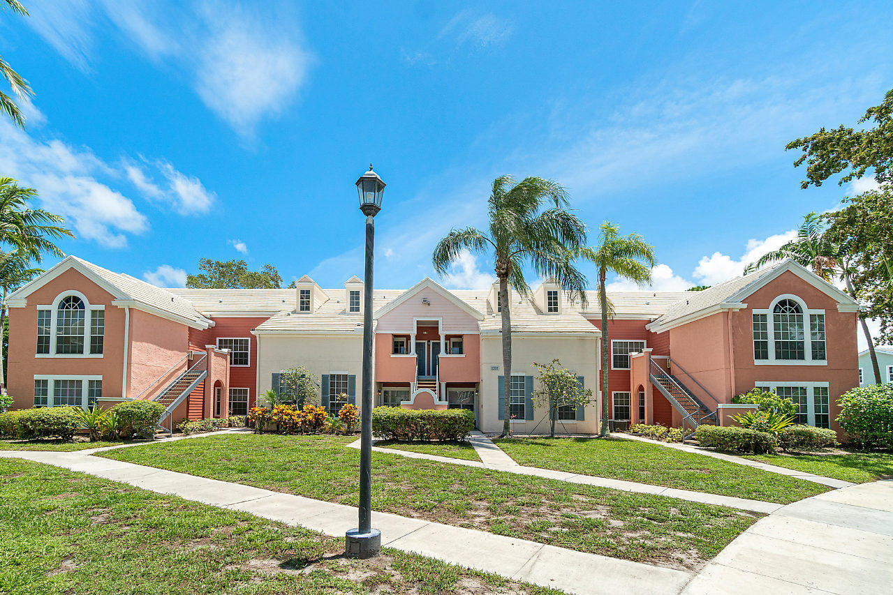 Gated complex