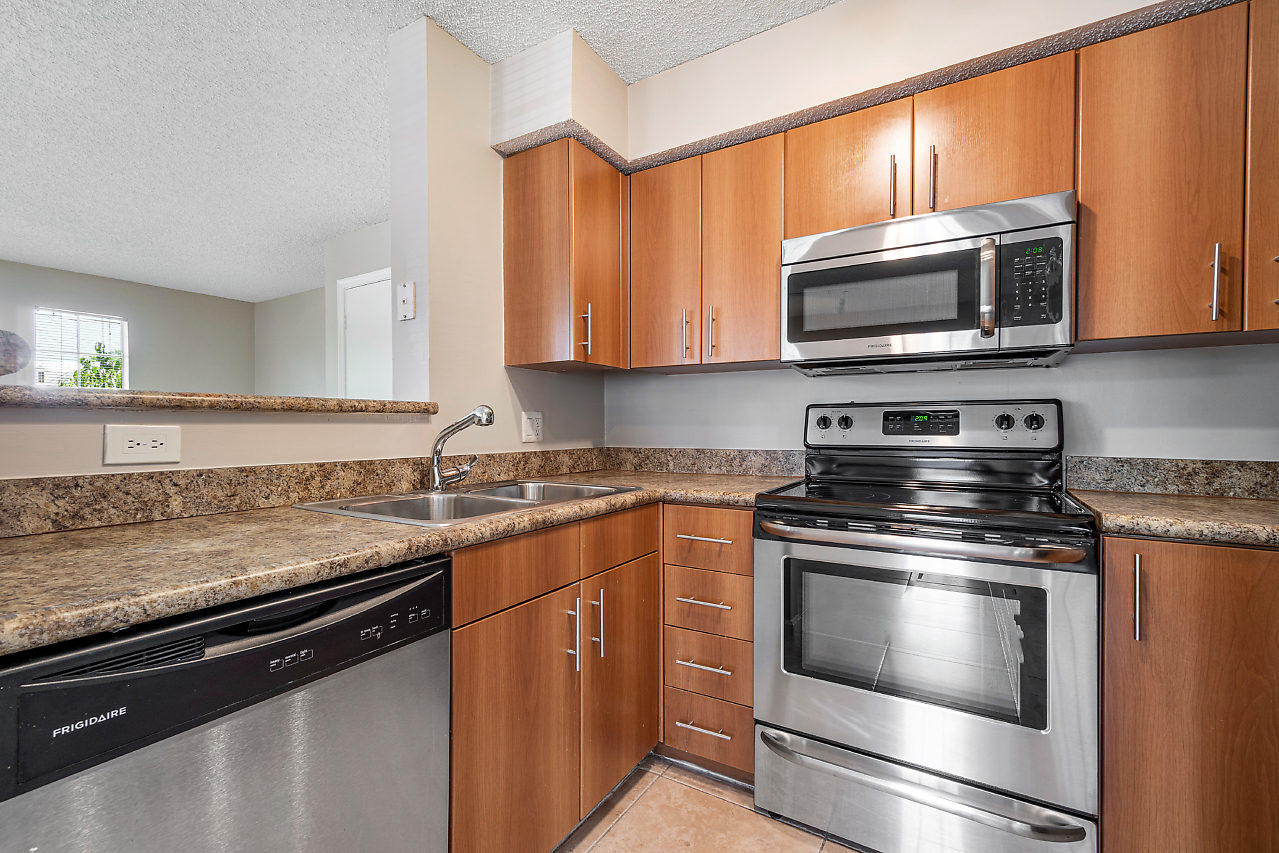 1335 Crystal Way, Unit G Delray Beach, FL 33444 - Photo 13 of 35 014-1335CrystalWay-DelrayBeach-FL-small