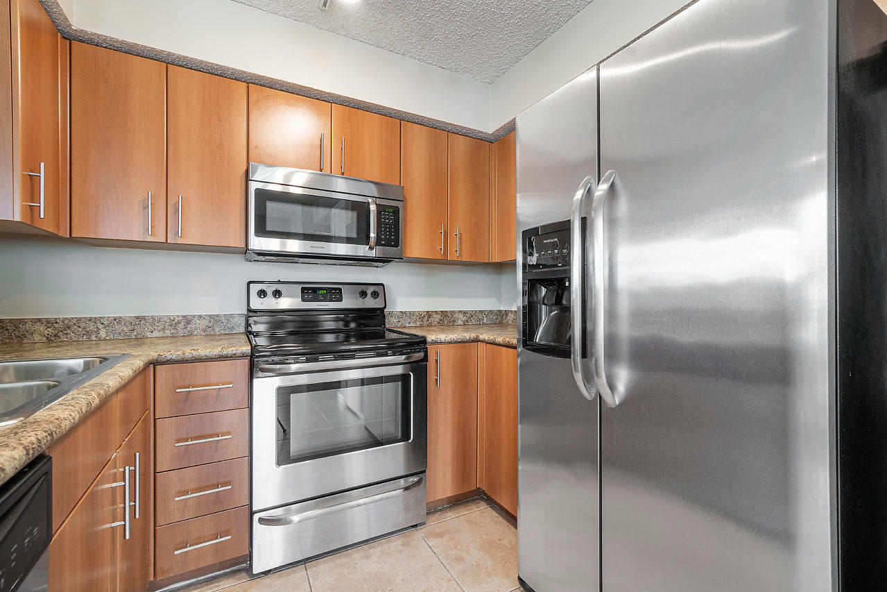 1335 Crystal Way, Unit G Delray Beach, FL 33444 - Photo 14 of 35 015-1335CrystalWay-DelrayBeach-FL-small