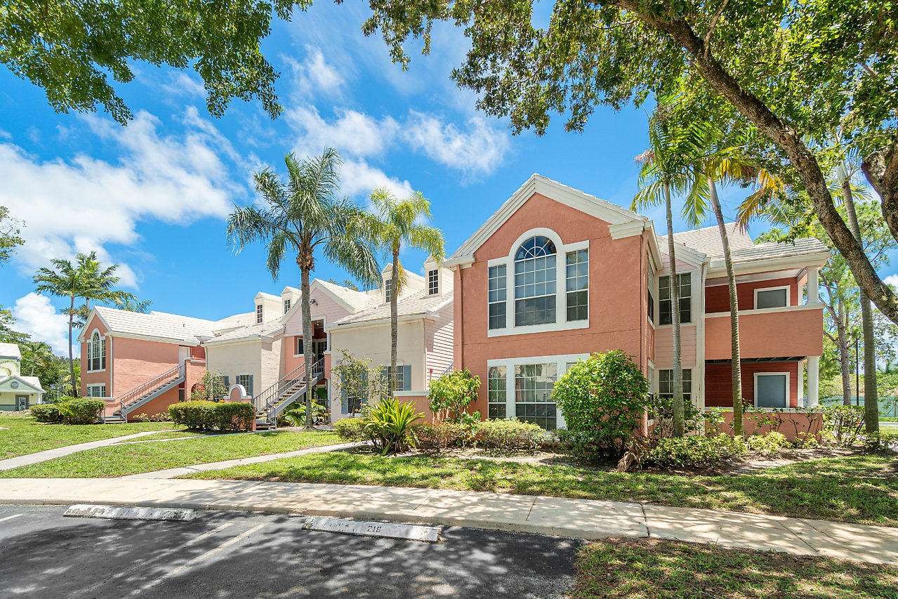 1335 Crystal Way, Unit G Delray Beach, FL 33444 - Photo 2 of 35 003-1335CrystalWay-DelrayBeach-FL-small