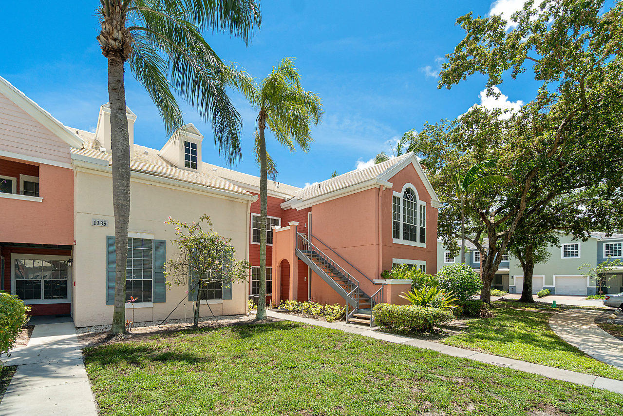 1335 Crystal Way, Unit G Delray Beach, FL 33444 - Photo 23 of 35 002-1335CrystalWay-DelrayBeach-FL-small