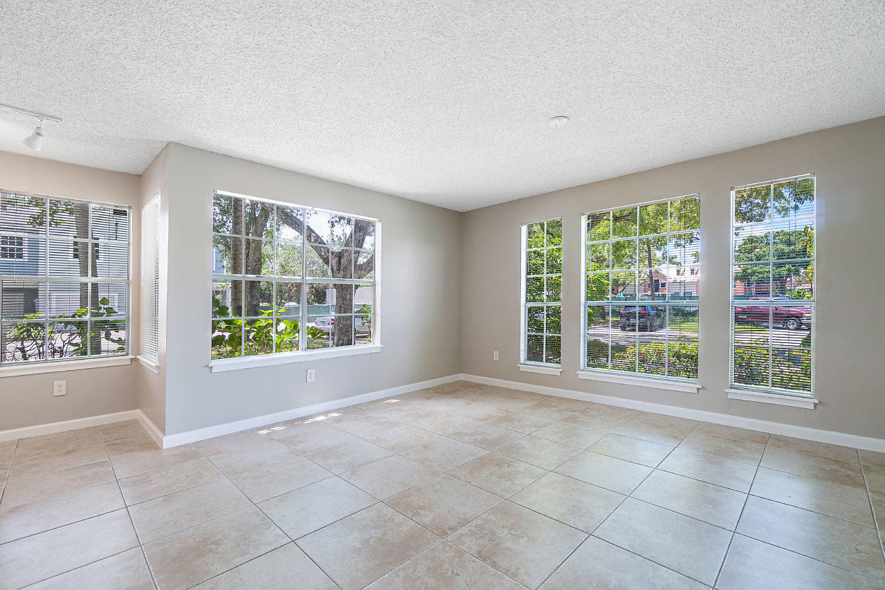 1335 Crystal Way, Unit G Delray Beach, FL 33444 - Photo 7 of 35 009-1335CrystalWay-DelrayBeach-FL-small